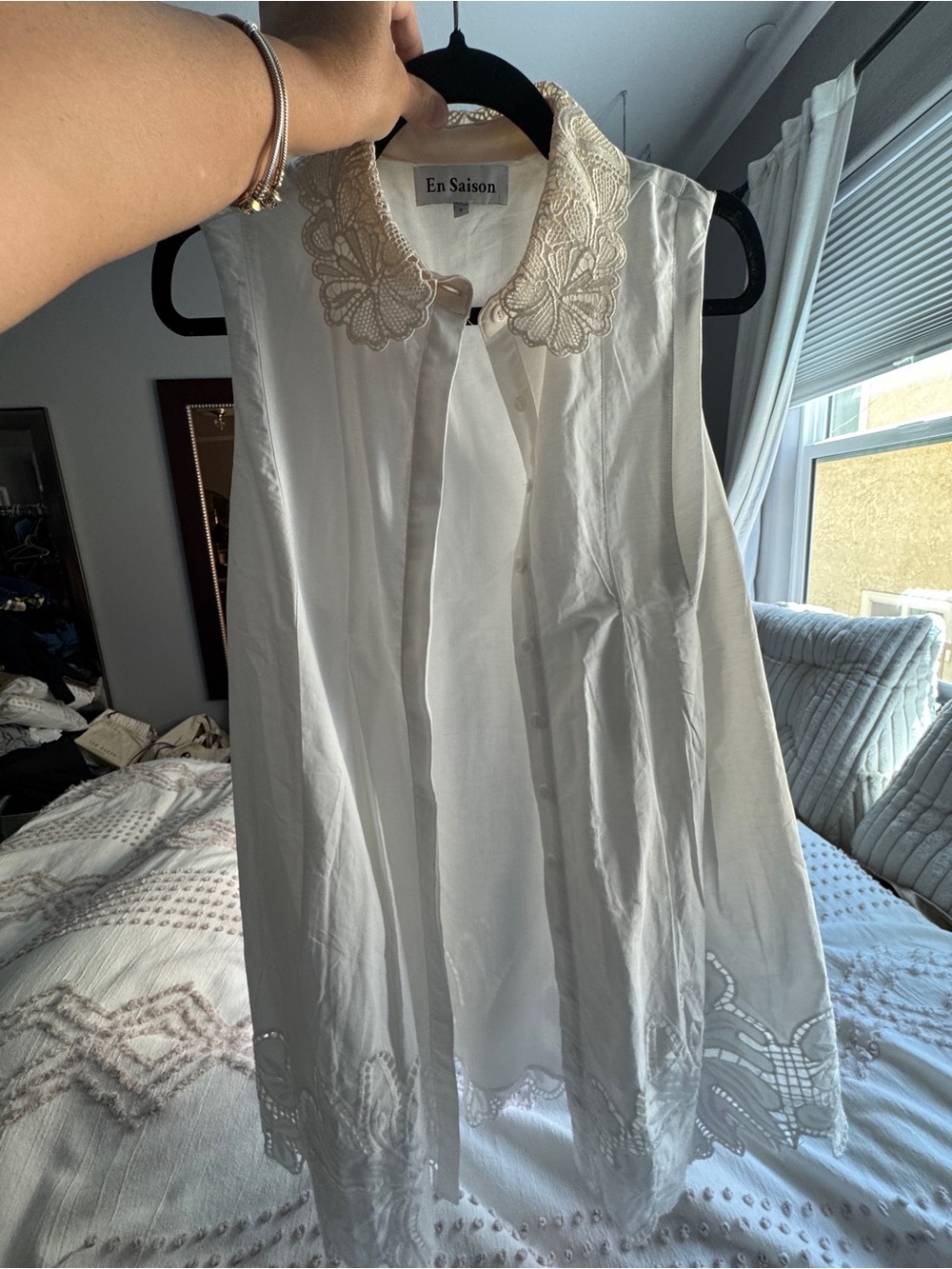 En Saison White Sleeveless Button-Down dress with Lace Collar